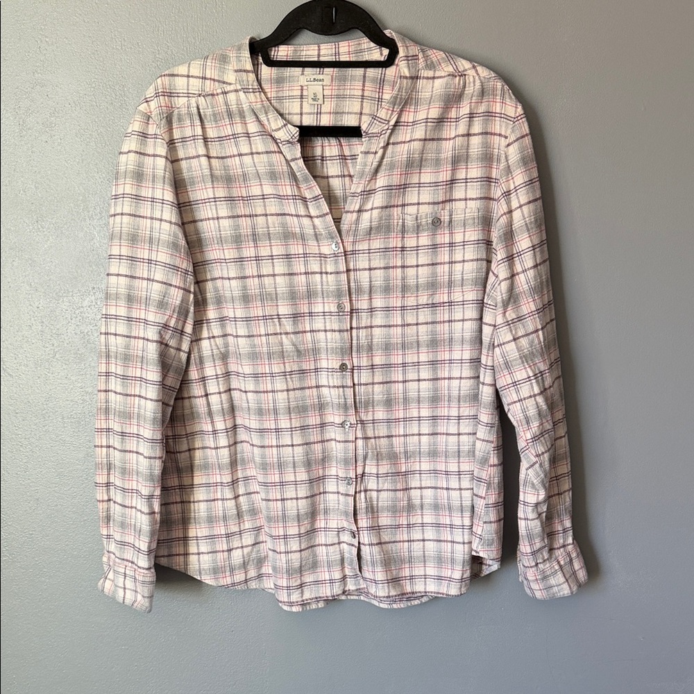 L.L. Bean Women’s V-Neck Plaid Button-Down Layering Long Sleeve Shirt XL